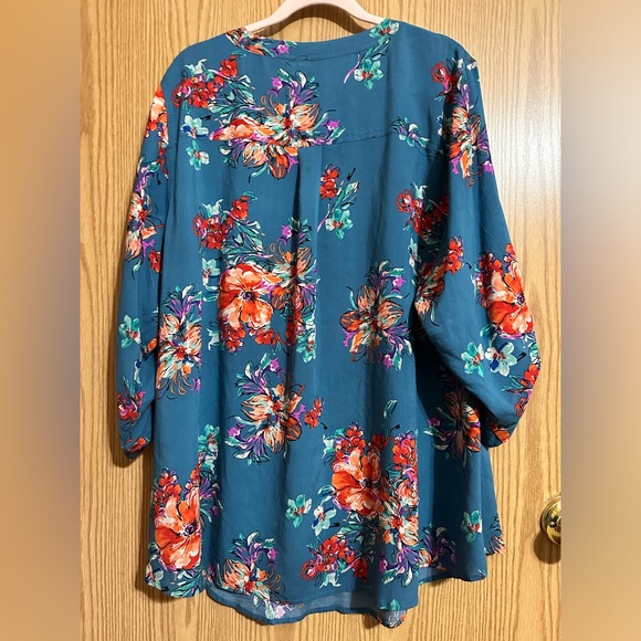 Torrid floral Harper blouse - Picture 3 of 8